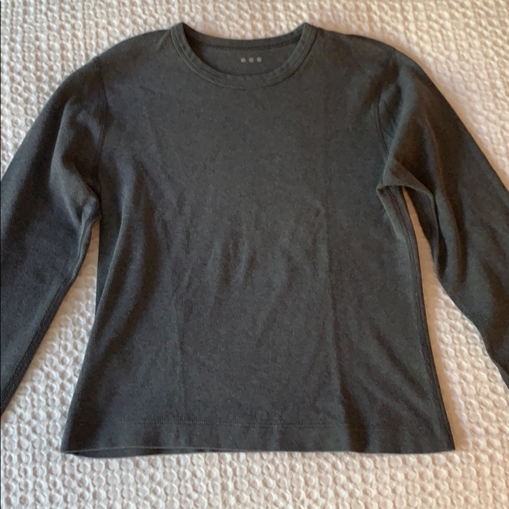 Three dots long sleeve